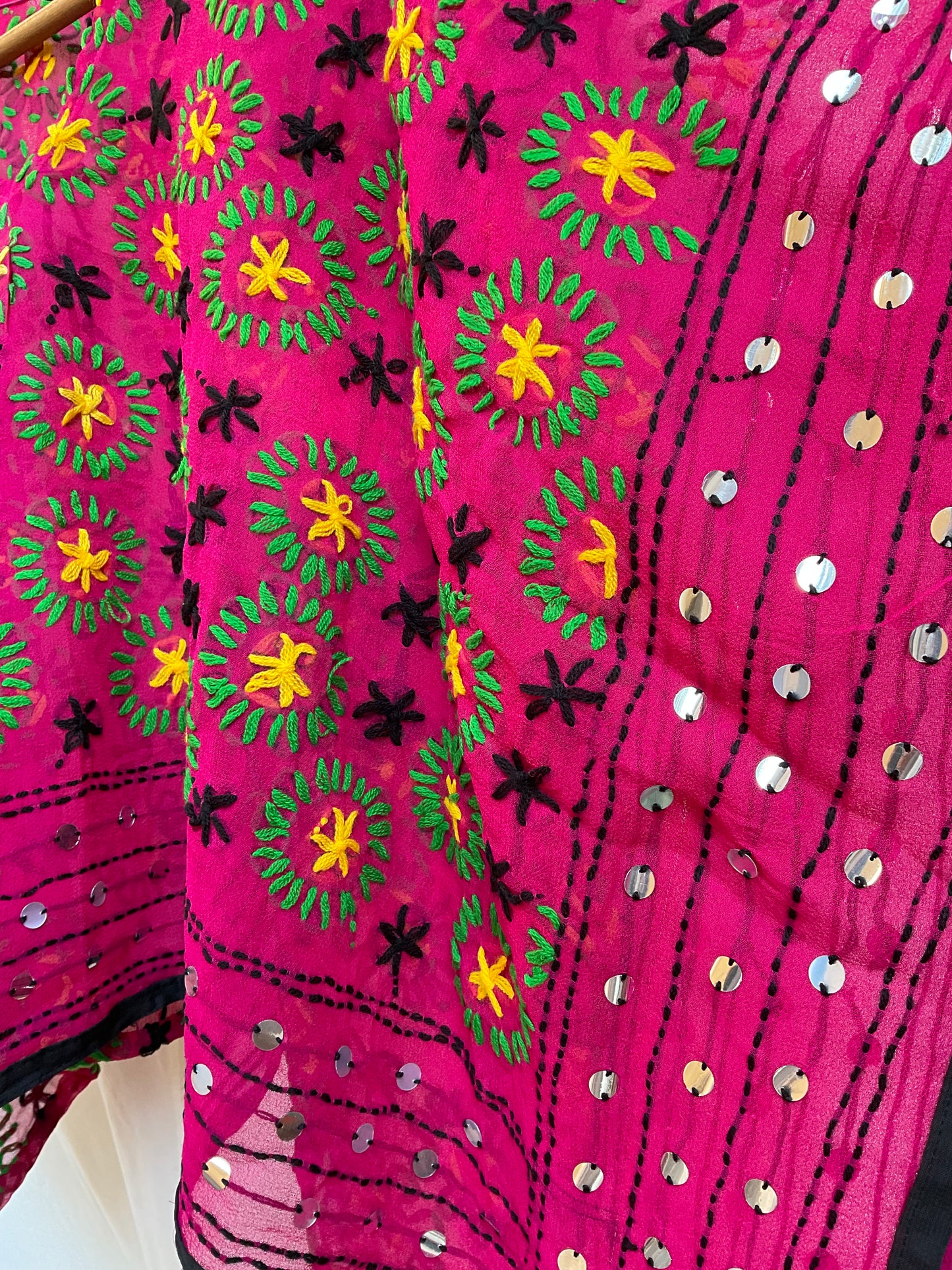 Azmiralda Hand Embroidered Top| Fuchsia
